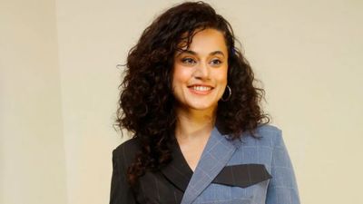 ಬೇಕಿದ್ರೆ ಬಡವಳಾಗಿ ಸಾಯ್ತಿನಿ.. ಆದ್ರೆ ಬಡವಳಾಗಿ ಬದುಕಲ್ಲ, ತನ್ನ ಕುಟುಂಬದ ಬಗ್ಗೆ ತಾಪ್ಸಿ ಪನ್ನು ಜೋಕ್