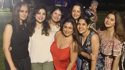 90's ரீயூனியனில் அட்டனன்ஸ் போட்ட நடிகைகள்.. மீனா டூ ரீமாசென் வரை.. செம லூட்டிதான் போலயே!