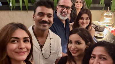 தனுஷுடன் நான்.. மனம் திறந்த மிருணாள் தாகூர்.. இவ்வளவு பில்ட் அப் கொடுக்குறாங்களே ப்பா