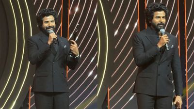 Filmfare: தனுஷ் உடன் அது நடந்து 13 வருஷம் ஆச்சு.. மறைமுகமாக அந்த நடிகரின் ரசிகர்களுக்கு ஊமைகுத்து கொடுத்த SK