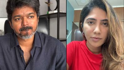 Vijay: நான் வீட்ல இருப்பேன் இல்லனா Offic-ல இருப்பேன்.. பனையூர் வரட்டுமா? விஜய் ஸ்டைலில் வீடியோ வெளியிட்ட ஜூலி