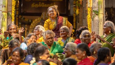 Thaai Kizhavi Review: தாய் கிழவி விமர்சனம்.. சொத்துக்காக ஆசைப்படும் மகன்கள்.. கிளைமேக்ஸில் செம ட்விஸ்ட்!