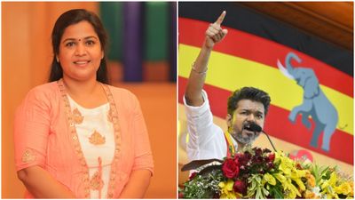 கட்சியில் இருக்கும் போது அக்கா..வெளியேறினால் ஆபாசமா பேசுவீங்களா? விஜய் மீது ரஞ்சனா நாச்சியார் புகார்