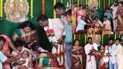 மாமன் சூரியாகவே மாறிய கேபிஒய் சரத்.. காதணி விழா செம கிராண்டா நடந்துருக்கேப்பா!