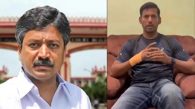 Vishal: தப்பு செஞ்சுட்டீங்க சி.வி. சண்முகம்.. மரியாதையை கெடுத்துக்காதீங்க.. நடிகை விவகாரம் விளாசிவிட்ட விஷால்