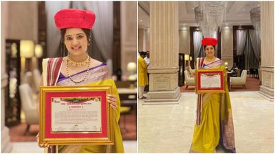 Srushti Dange: விருதுடன் நடிகை ஸ்ருஷ்டி டாங்கே.. நெகிழ்ச்சியான பதிவு!