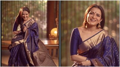 ‘பாசமலர்’ ஃபீலிங்..மல்லிகைப்பூ, பட்டுப்புடவை, ஊஞ்சல்… டிடியின் க்ளாசிக் லுக்!