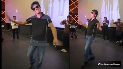 SJ Suryah: தியேட்டரில் செம்ம குத்து குத்திய எஸ்.ஜே. சூர்யா.. மனுஷன் டெடிகேஷன் இருக்கே!