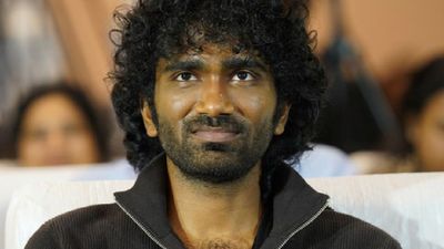 தமிழ்நாட்டில் தமிழ் பேசுவது திணிப்பா? பிரதீப் ரங்கநாதனை விளாசிய பாரி சாலன்.. என்ன ஆச்சு?