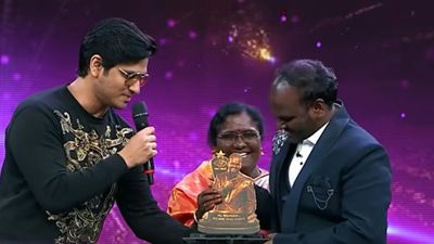 బిగ్‌బాస్ ట్రోఫీ కాదు... అంతకుమించిన అవార్డ్‌ అందుకున్న ఇమ్మానుయేల్‌‌‌..