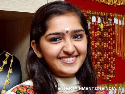 Sanusha To Romance Nivin Pauly