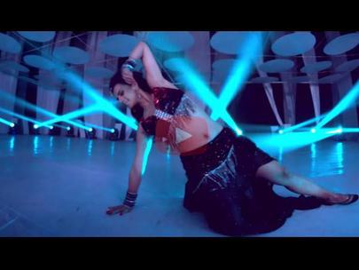 WATCH: Sizzling Sruthi Hariharan In 'Sunday Banthu' Song From Plus