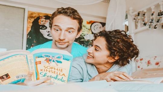 Taapsee Pannu’s Beau Mathias Boe Joins His GF & Her Sister Shagun For Dinner; See Pics