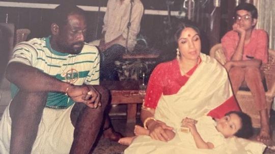 masaba-gupta-shares-picture-with-parents-neena-gupta-and-vivian-richards