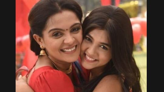 Ami Trivedi & Pranali Rathod