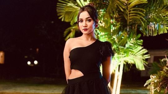 Ashi Singh Halloween