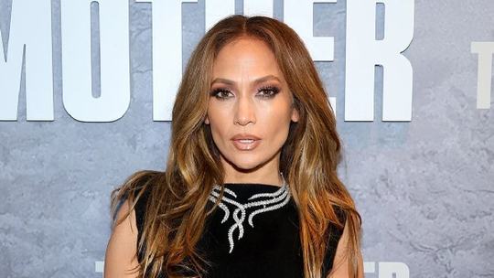 Jennifer Lopez Wishes To Share Screen With THIS Indian Actor