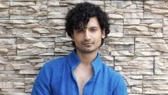 Priyanshu Painyuli amp amp Ali Fazal Bonded Over Music While Shoot