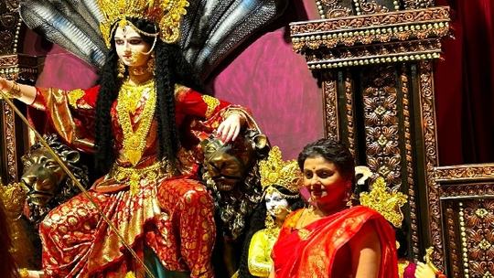Durga Puja 2024 Chhathi Maiyya Ki Bitiya s Jaya Bhattacharya