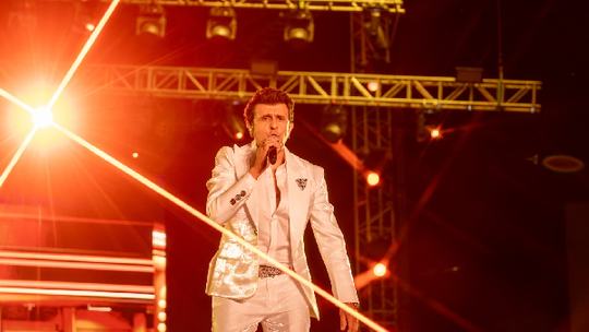Sonu Nigam Extends Satrangi Re Concerts To 3 hours