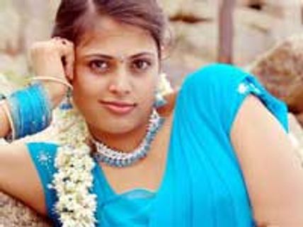 Sindhu Menon in Eeram