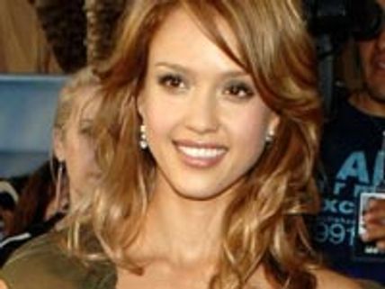 Jessica Alba addicted to watch Olympics on TV
