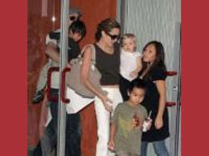 Angelina Jolie and Brad Pitt Wann-a-see Berlin!