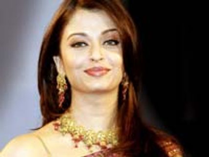Aishwarya bowled over by Rajinikanth