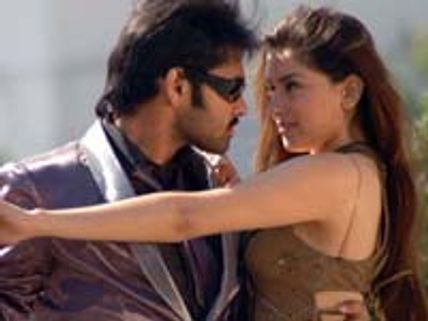 Hansika tense, Sheela confident  