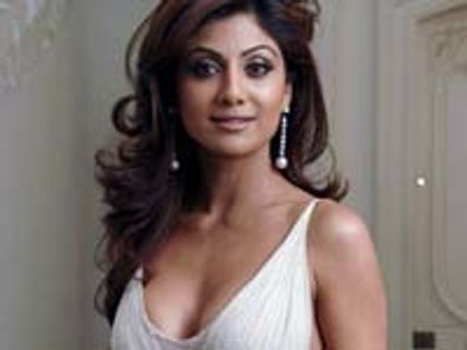 Shilpa Shetty to go bald for Sarath