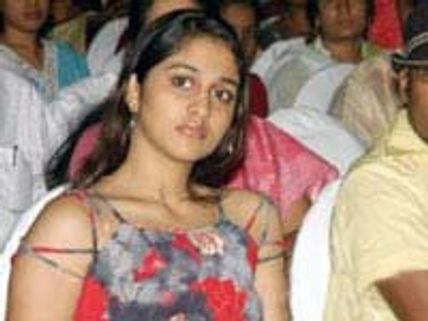 Shamili debuts as Mohanlal's daughter