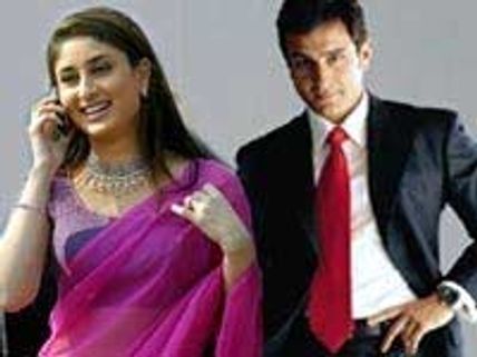 Crowds stop Kareena- Saif shoot