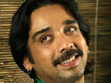 Vineeth teams up with Padmapriya