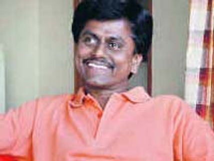 Murugadoss prefers Shahrukh over Aamir