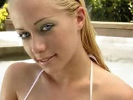 Hefner won't be walking Kendra down the aisle