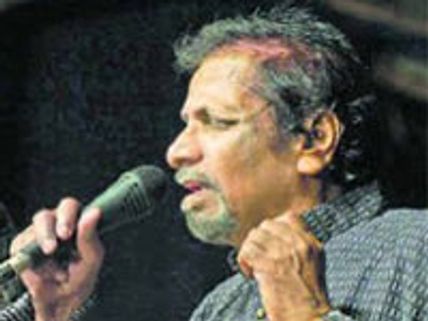 Singer Udayabhanu honoured