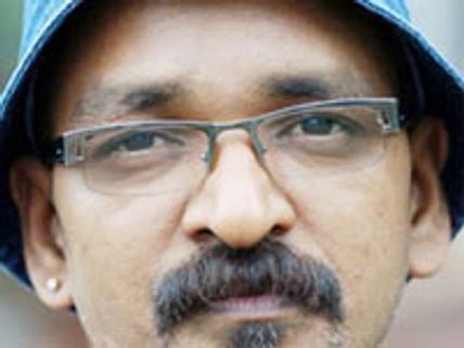 Priyanandan lashes against the superstars