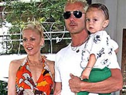 Gwen, Gavin bathe together to save water 