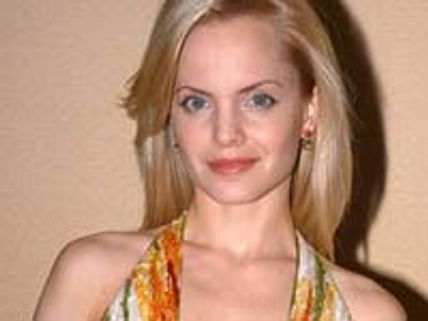 Mena Suvari promotes unauthorised Chinese condoms 