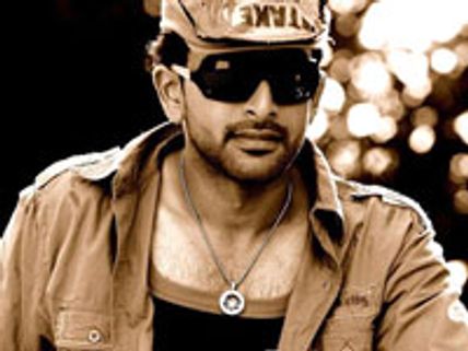 Prithviraj to romance two babes