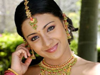 3 Hot babes to fight it out on Ugadi