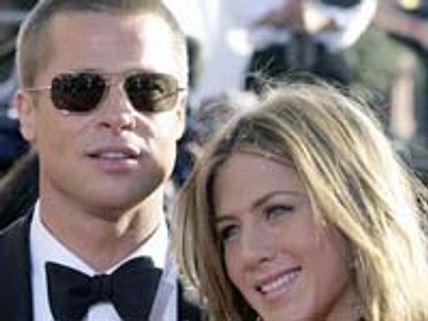 Brad Pitt cheated on Aniston for Jolie: Experts