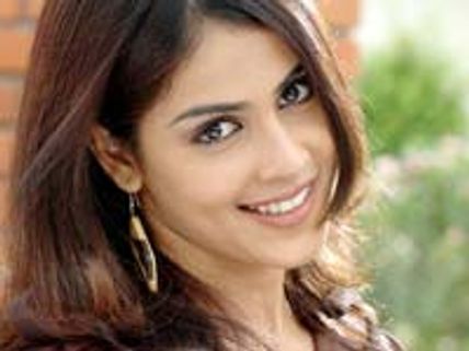 Genelia outsmarts Rani, Preity
