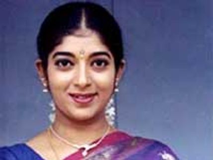 Sithara makes a stunning comeback