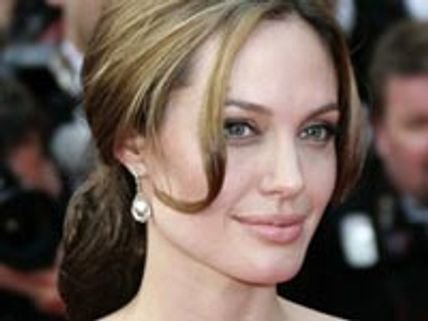 Motherhood makes Angelina happier, fulfilled