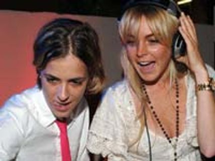 Ronson doing great without Lindsay!