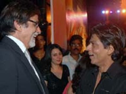 Shahrukh consciously avoiding Amitabh?