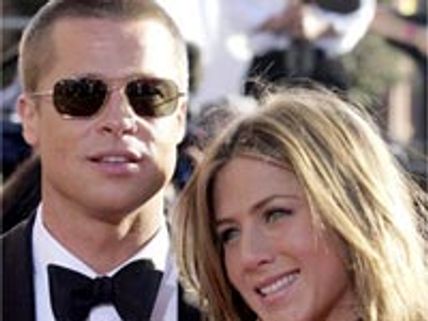 Drunk Brad Pitt says sorry to Aniston 