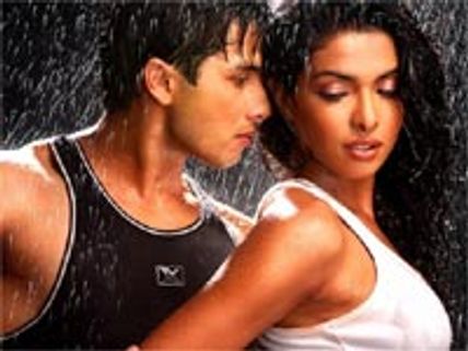 Shahid-Priyanka v/s Saif-Kareena