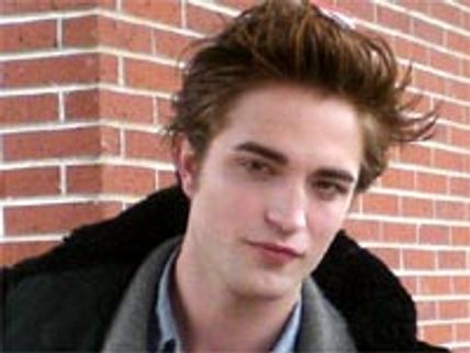Pattinson entrusts his friends with his secrets